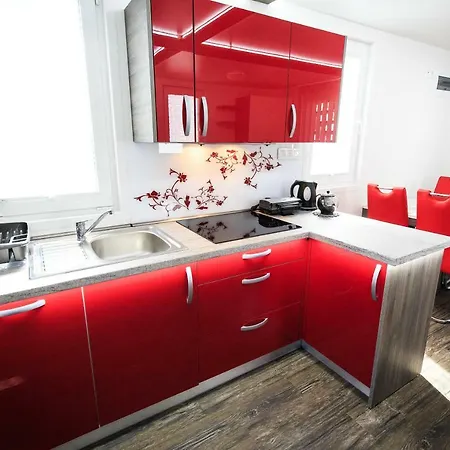 Floating Sea House Lien 1 *