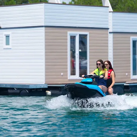 Floating Sea House Lien 1 Lucija