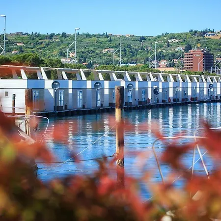 Floating Sea House Lien 1 Lucija
